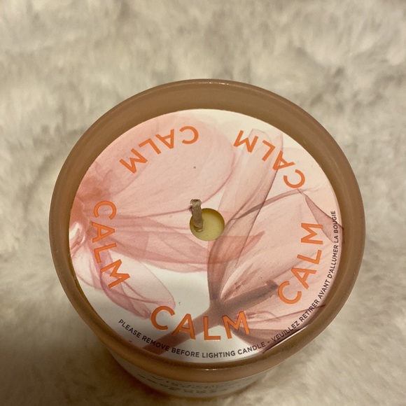 Victoria’s Secret coconut milk & rose calm candle 9oz new candle - Picture 2 of 8